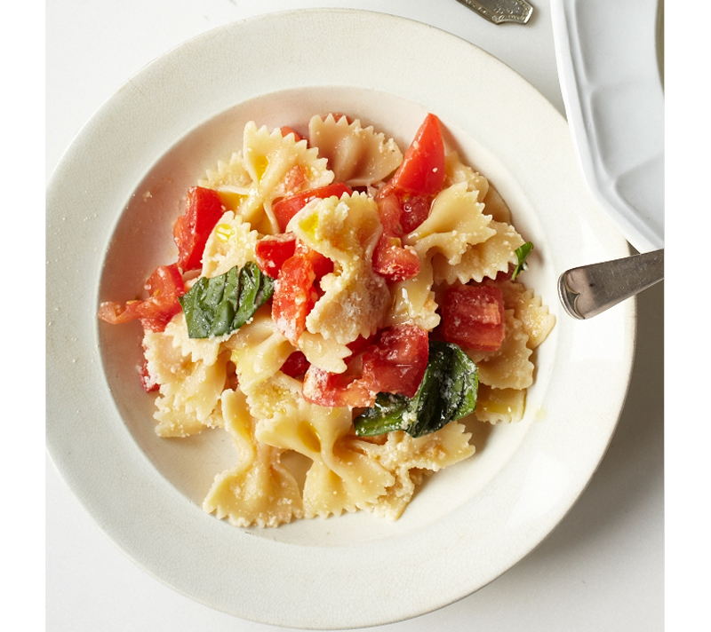 Raw Summer Tomato Sauce for Pasta Lidia