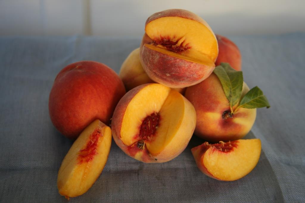 Peaches in White Wine Lidia