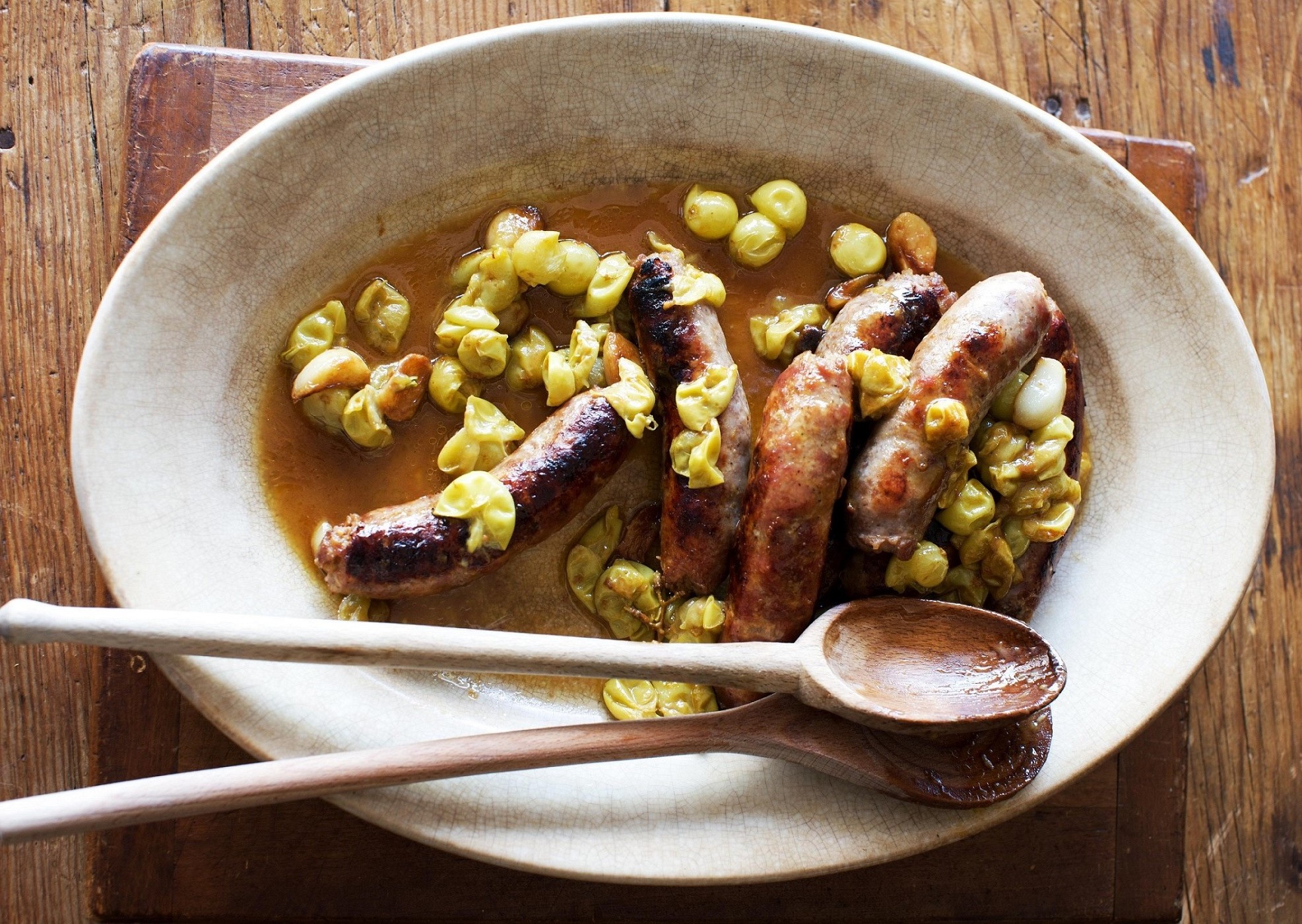 Sausages in the Skillet with Grapes Lidia