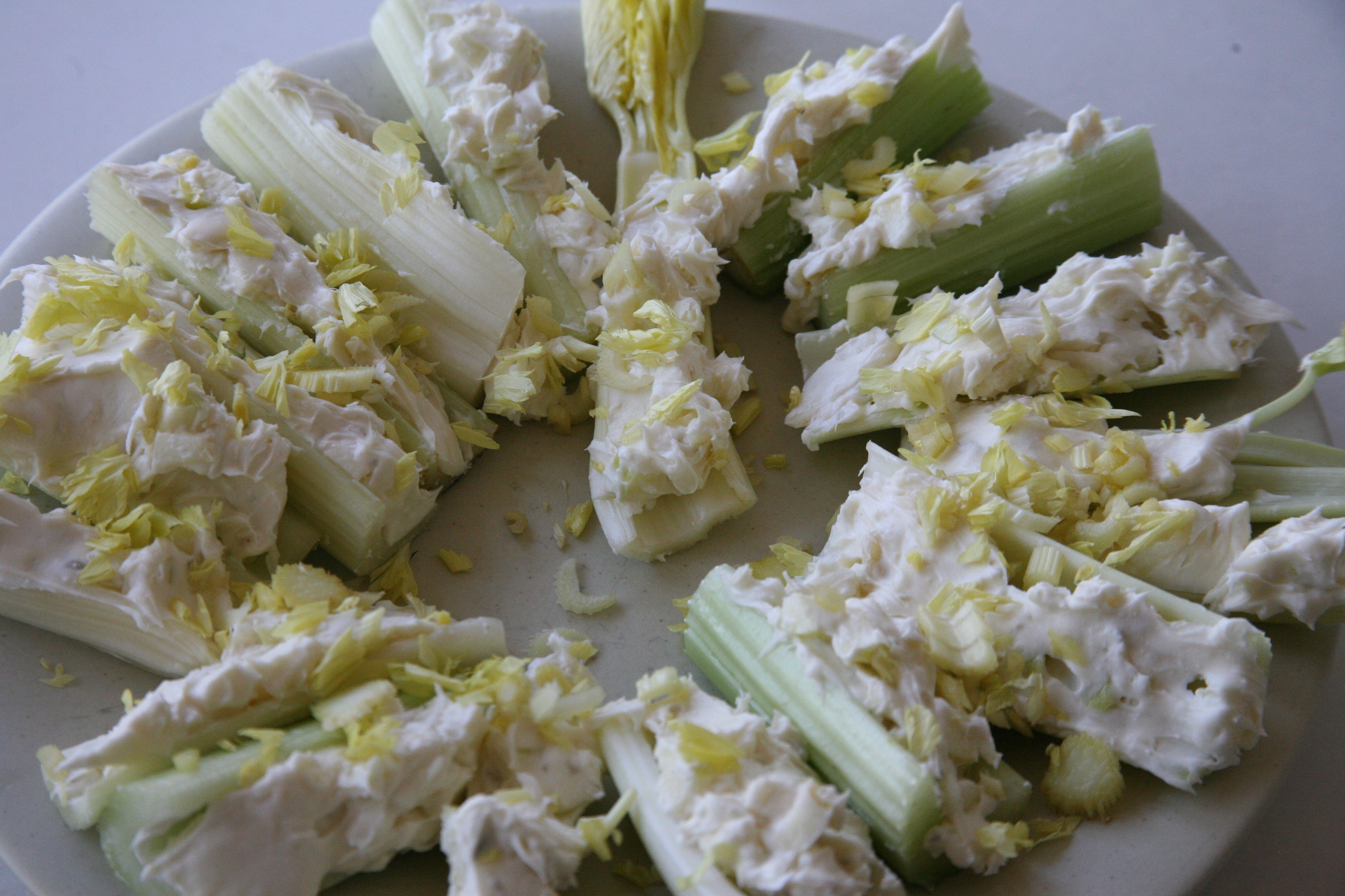 Celery Stalks Stuffed with and Apples Lidia