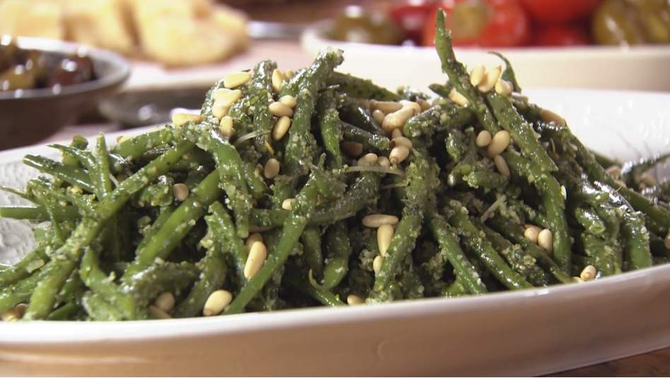 GREEN BEANS WITH MINT PESTO Lidia
